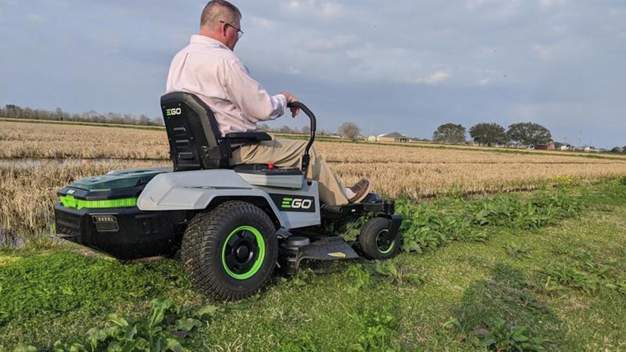 tondeuse autoportée sur batterie Z6 Zéro Turn EGO tondeuse autoportée sur batterie Z6 Zéro Turn EGO